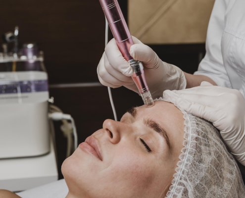 woman-wellness-center-having-cosmetic-treatment dermal filler and botox in riverside